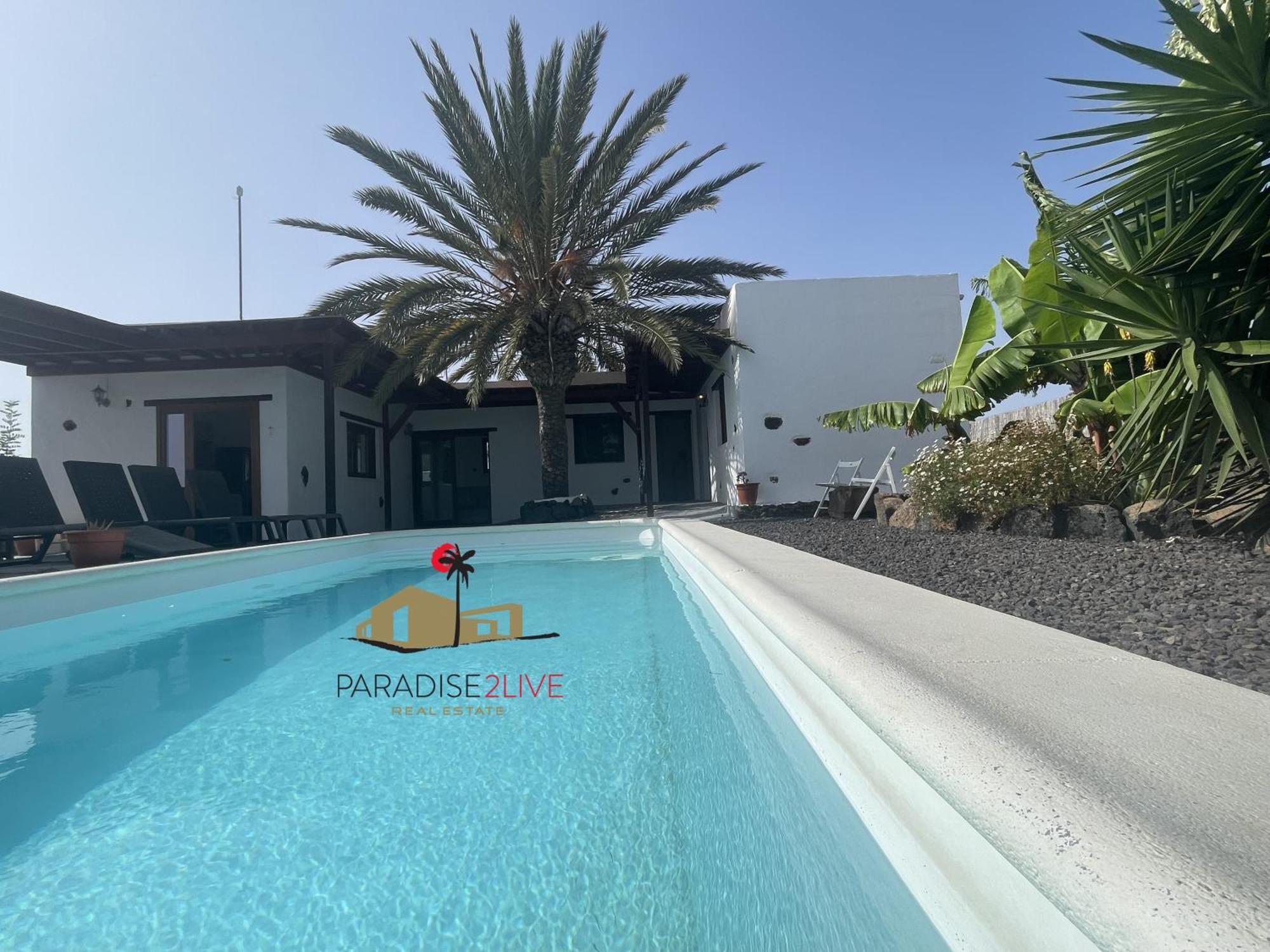 Luz Villa Lajares